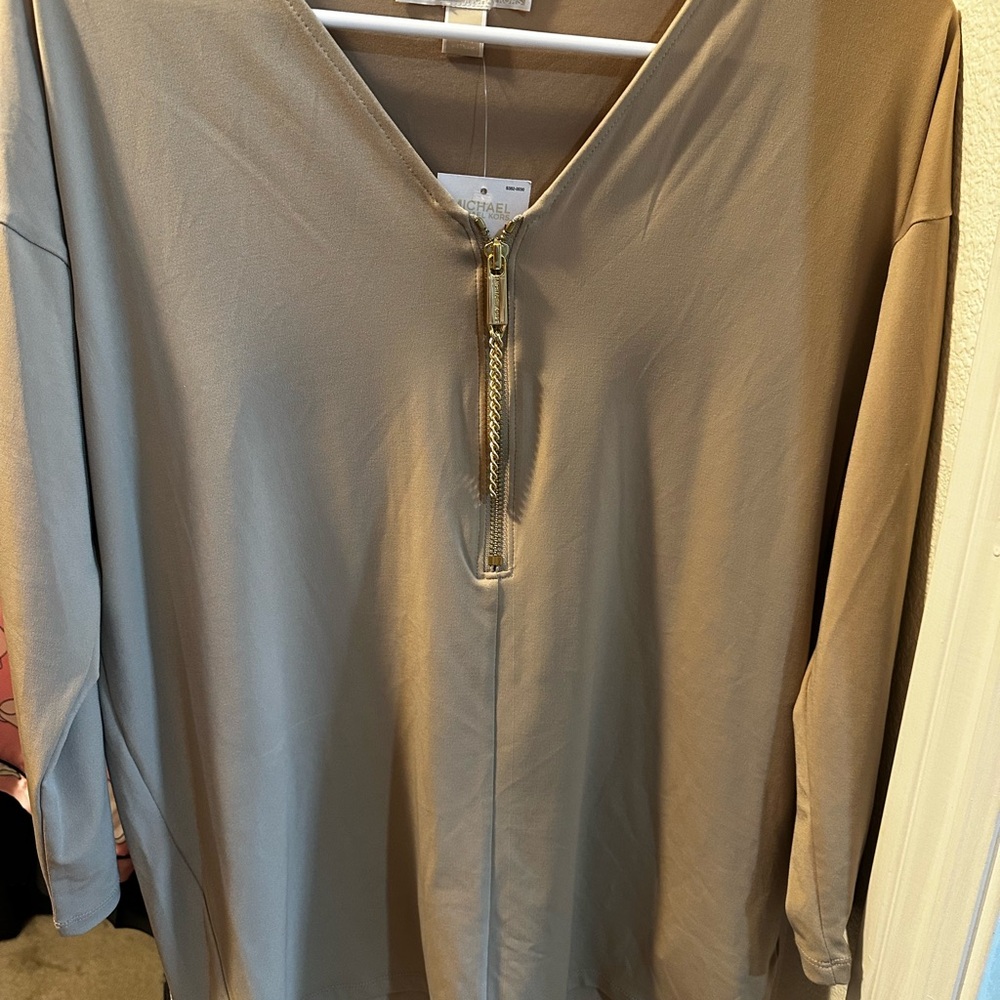 Beige V-Neck Top with Zipper Detail. Michael Kors -M sized